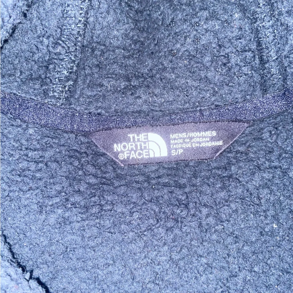 North face jacket 🌧️ - Picture 3 of 3